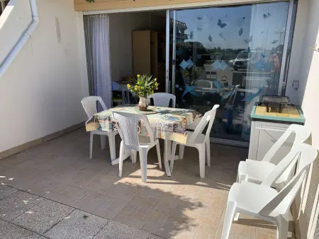 Studio cabine avec terrasse face à la plage, Port Camargue : photo 2