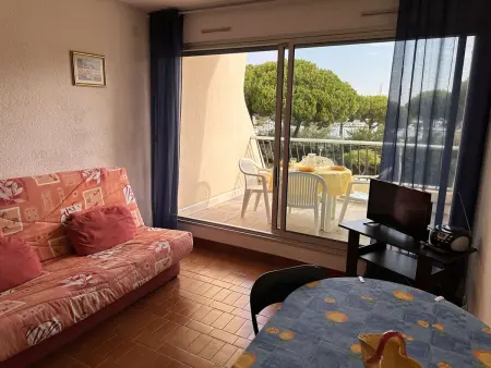 Studio cabine avec piscine et terrasse vue port, Port Camargue : photo 6