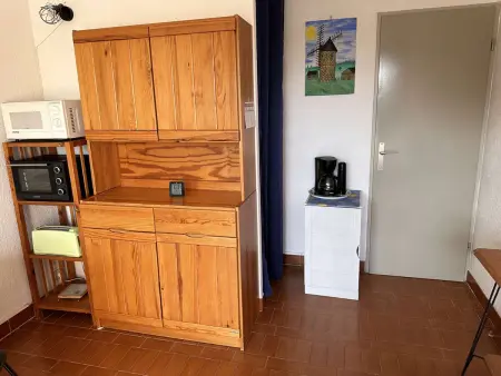 Studio cabine avec piscine et terrasse vue port, Port Camargue : photo 11
