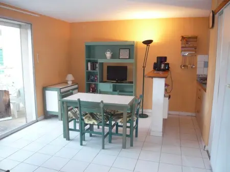 Duplex 3 pièces avec terrasse et jardin clos au Grau-du-Roi : photo 5
