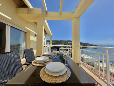 Appartement 4 pers. Roses : terrasse vue baie, piscine : photo 5