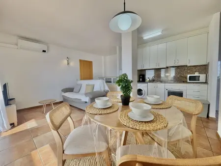 Appartement 4 pers. Roses : terrasse vue baie, piscine : photo 14