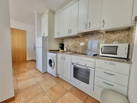 Appartement 4 pers. Roses : terrasse vue baie, piscine : photo 15