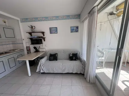 Studio 4 pers. avec piscine et parking privé, à 100 m de la plage – Port Camargue : photo 4