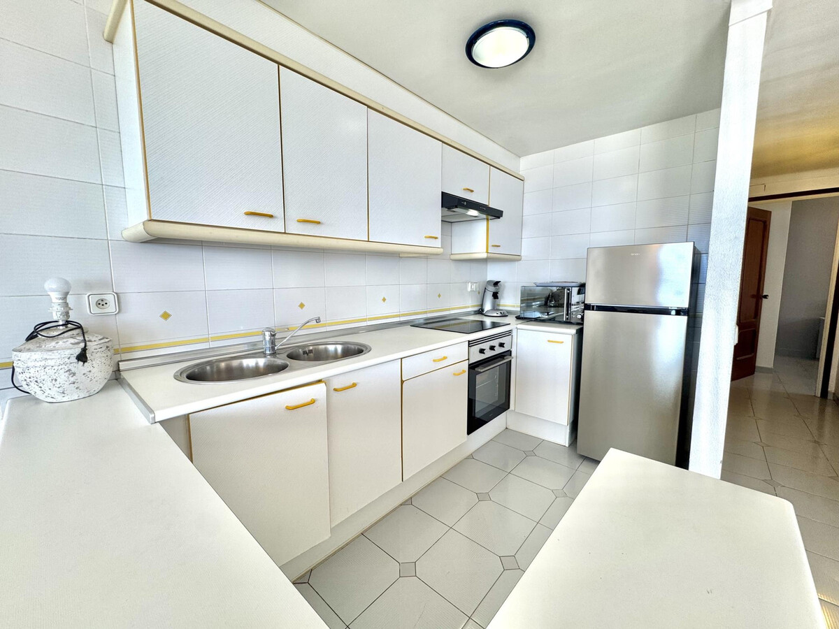 Appartement Roses, terrasse 32m² vue baie, piscine - Photo 8