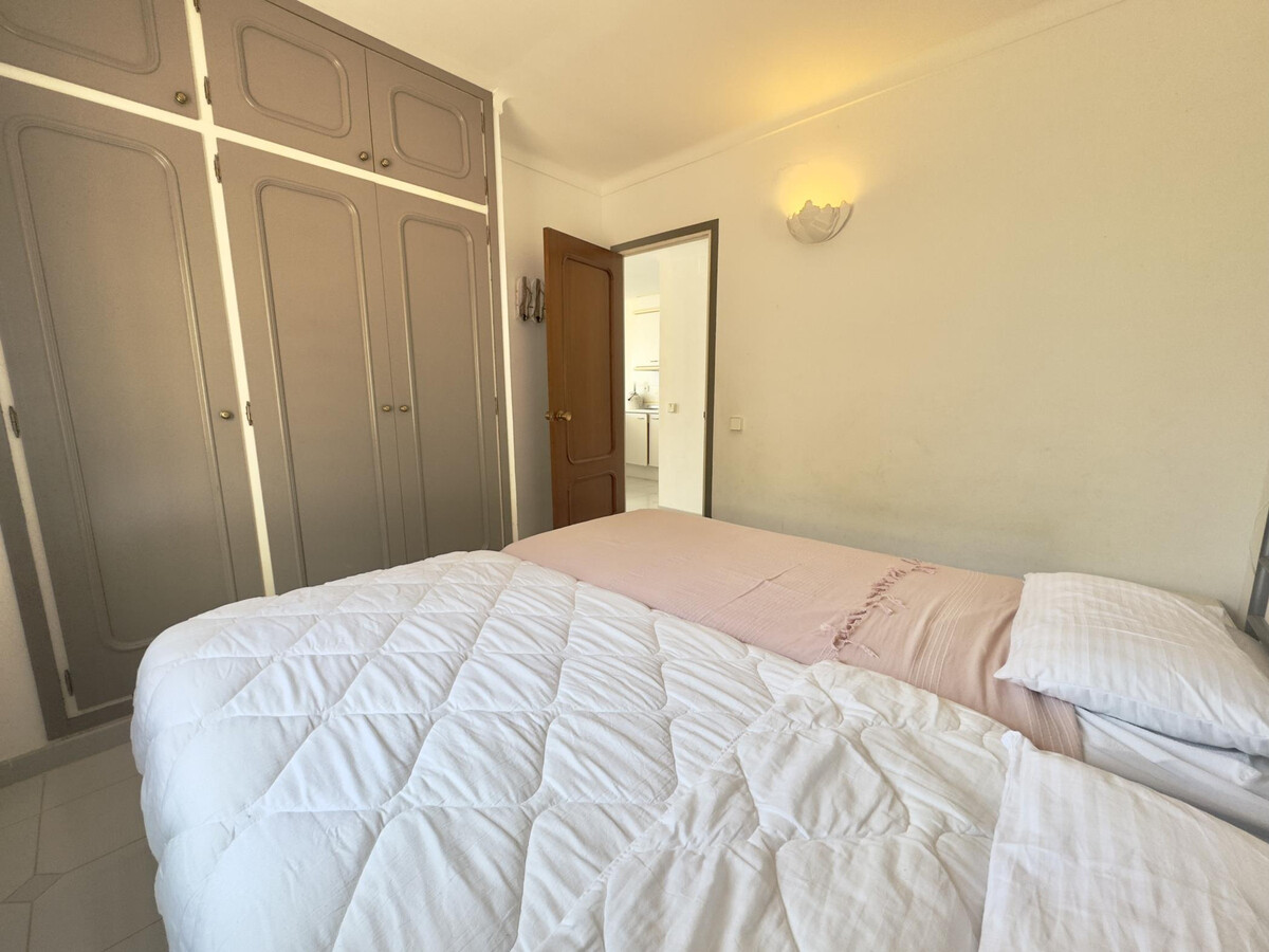 Appartement Roses, terrasse 32m² vue baie, piscine - Photo 10
