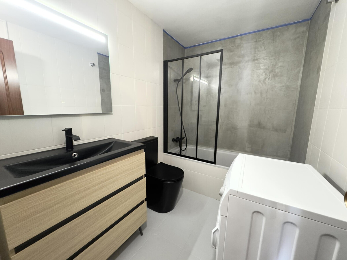 Appartement Roses, terrasse 32m² vue baie, piscine - Photo 11