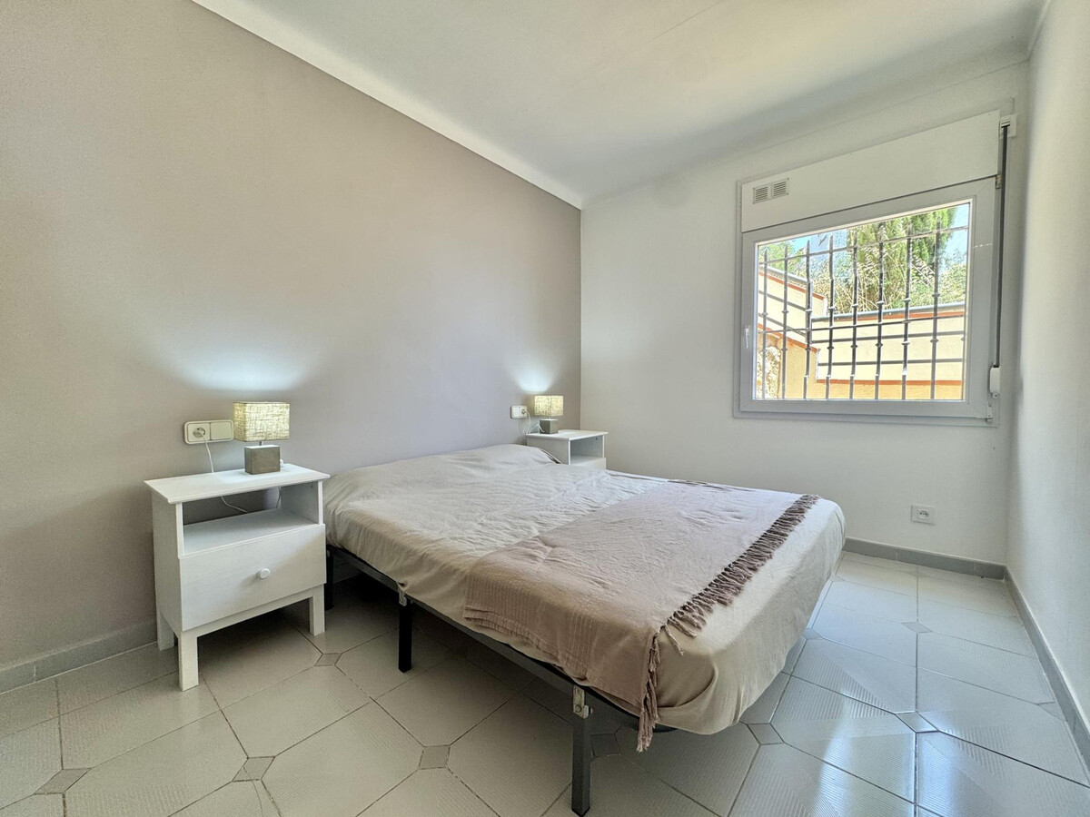 Appartement Roses, terrasse 32m² vue baie, piscine - Photo 12