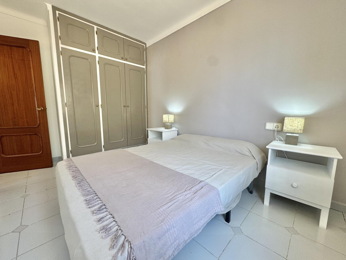 Appartement Roses, terrasse 32m² vue baie, piscine - Photo 13