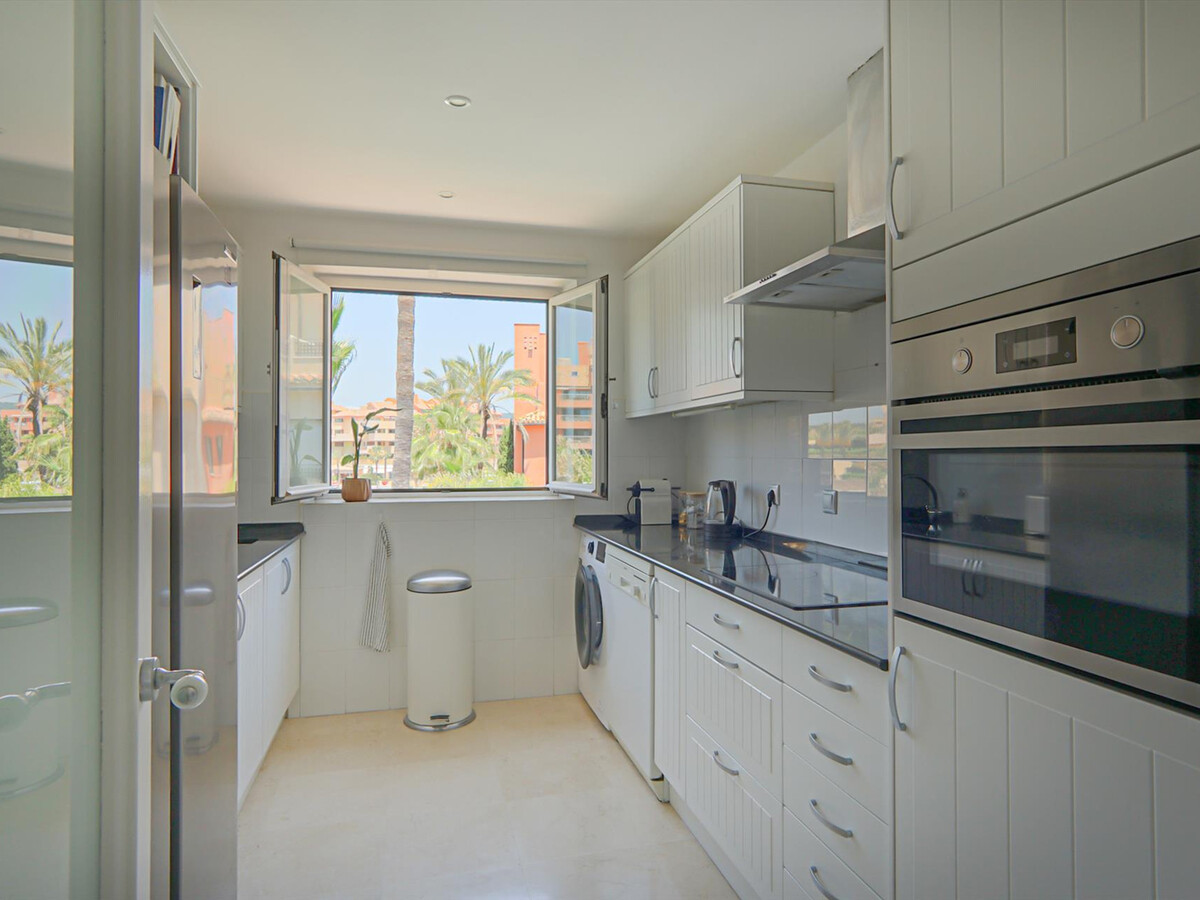 Appartement Sotogrande Marina, piscine privée et terrasse vue mer - Photo 9