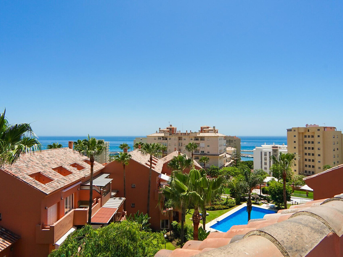 Duplex 3 chambres à Estepona, accès piscines et plage - Photo 1