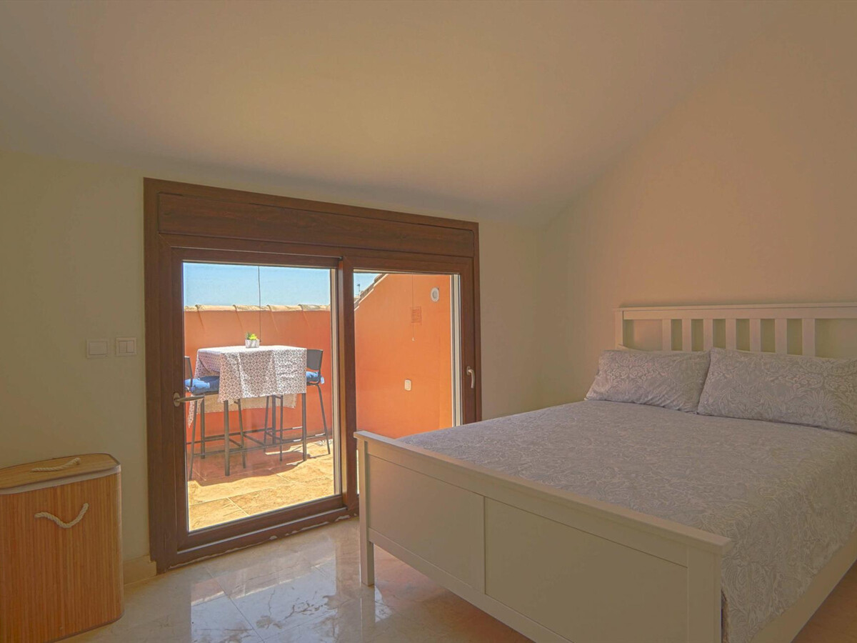Duplex 3 chambres à Estepona, accès piscines et plage - Photo 16