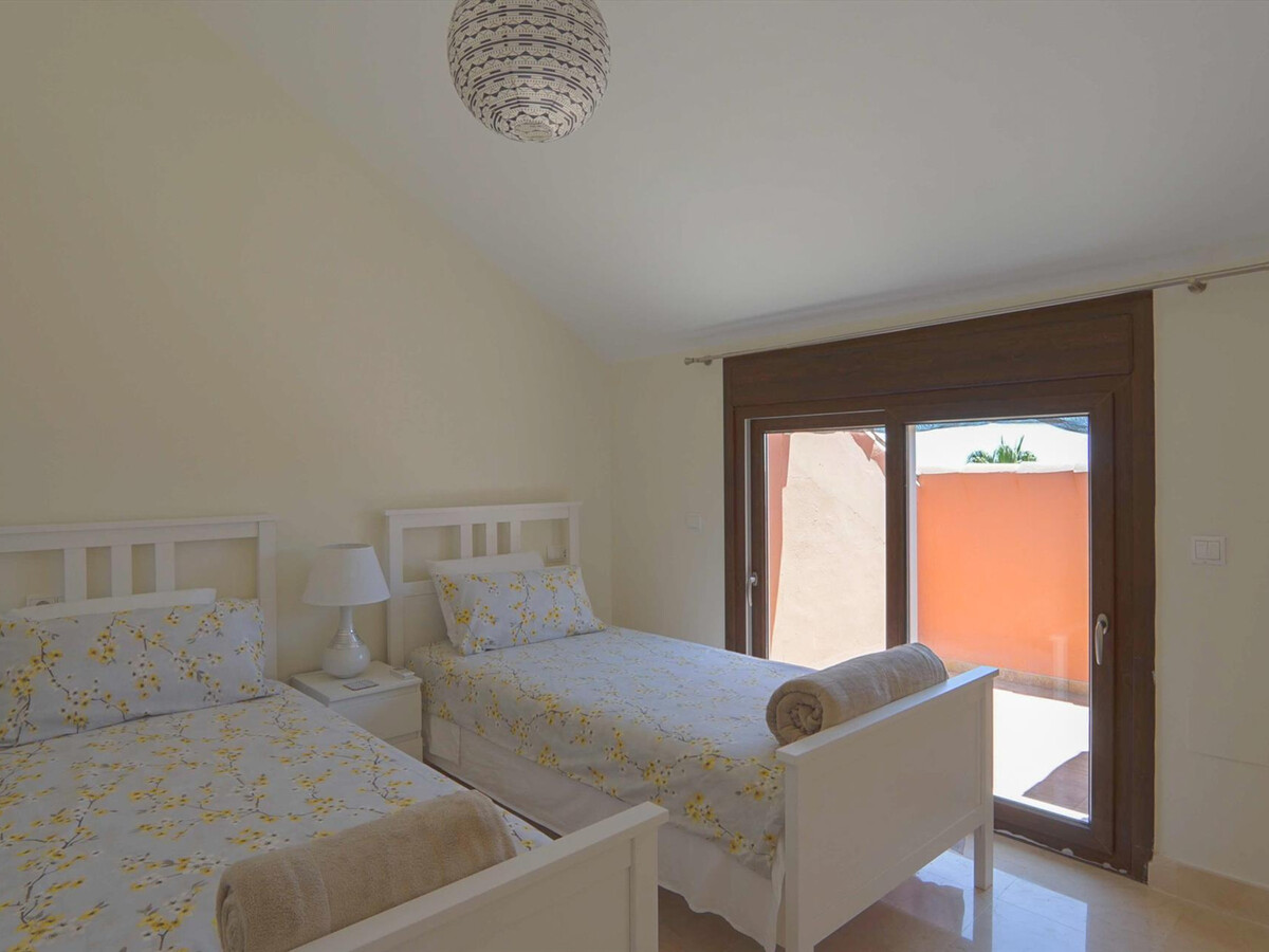 Duplex 3 chambres à Estepona, accès piscines et plage - Photo 19