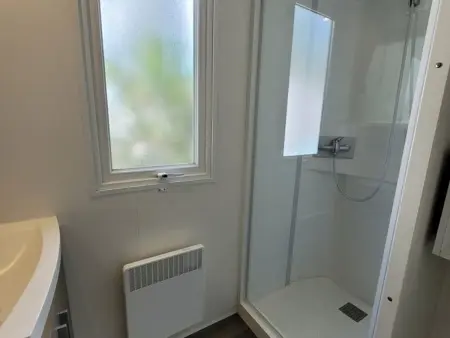 Mobil-home 35m² piscine chauffée, 1,8 km plage - Photo 8