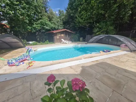 Location maison à Saint Jean de Monts, Maison 3* avec piscine privée et Wi-Fi à Saint-Jean-de-Monts