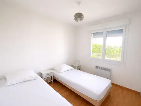 Maison 67m² 2 chambres, terrain clôturé, 2km plage - Photo 5