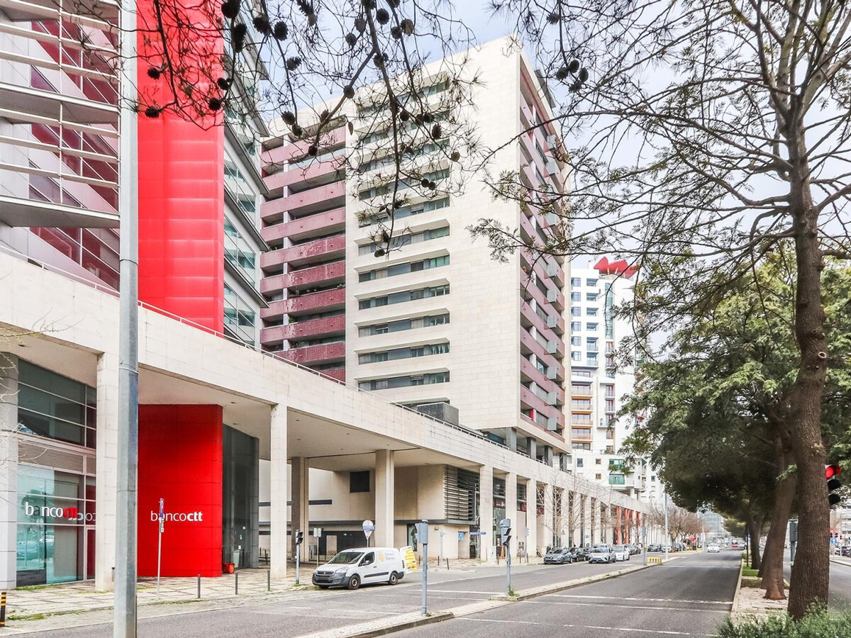 Appartement 4 chambres avec terrasse et parking à Parque das Nações - Photo 1