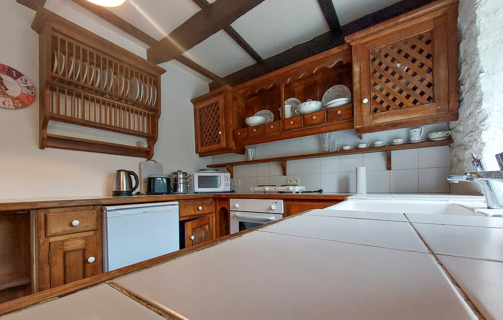Maison en pierre Lignol, jardin 2000 m² et barbecue - Photo 10