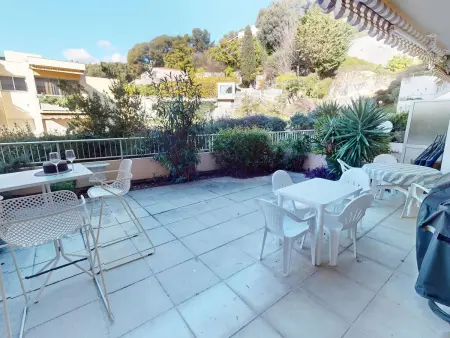 Appartement 3P climatisé, terrasse vue mer à Menton : photo 3