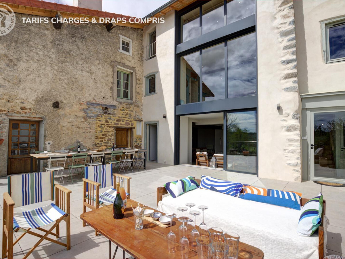 Maison du Bonbonnier, gîte 12 pers. à Saint-Symphorien-de-Lay - Photo 1
