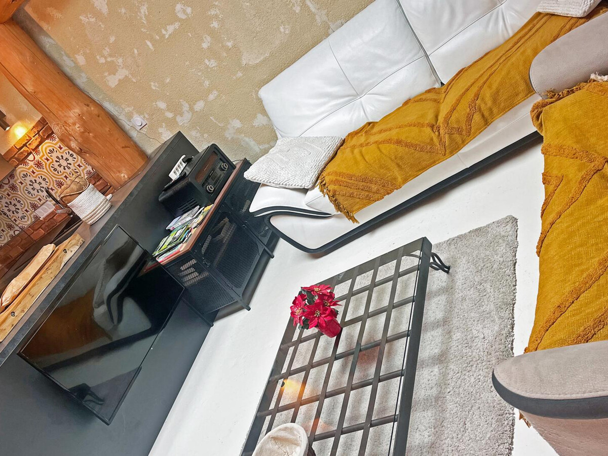 Gîte 115m² avec Jacuzzi à Saint-Jean-Soleymieux - Photo 11