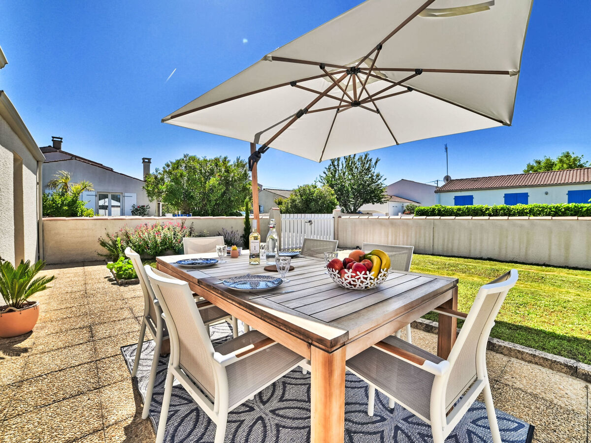 Maison Les Pâquerettes – Île d'Oléron, jardin et terrasse - Photo 1