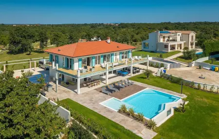 Villa Medici, Maison 14 personnes à Jursici - Photo 1