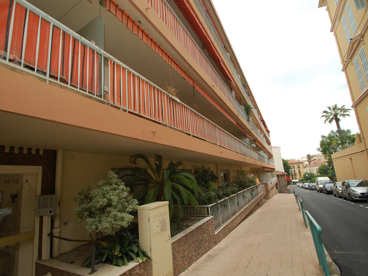 Appartement 2P climatisé centre Menton, terrasse équipée - Photo 12
