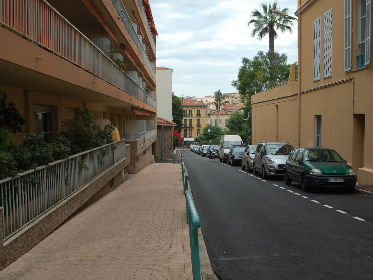 Appartement 2P climatisé centre Menton, terrasse équipée - Photo 13