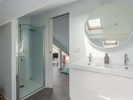 Hugo - Appartement rénové en combles, vue océan à Biarritz : photo 9