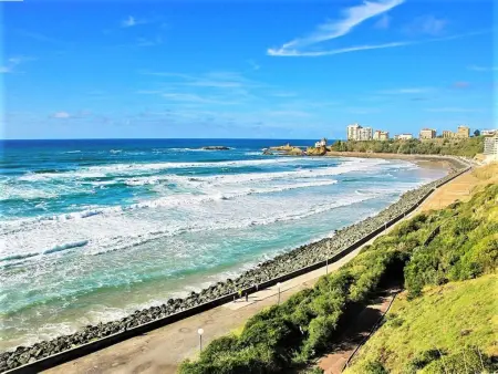 Hugo - Appartement rénové en combles, vue océan à Biarritz : photo 15