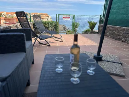 Location appartement à Port Vendres, Charmant T2 à Port-Vendres, accès direct plage, parking privé