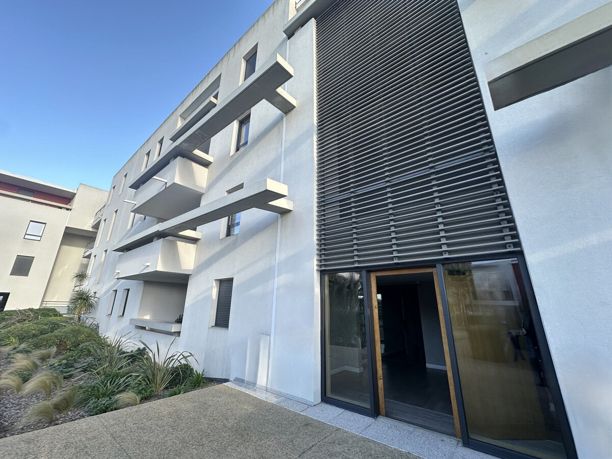 Appartement 4 pièces Sète : terrasse vue jardins, parking - Photo 3