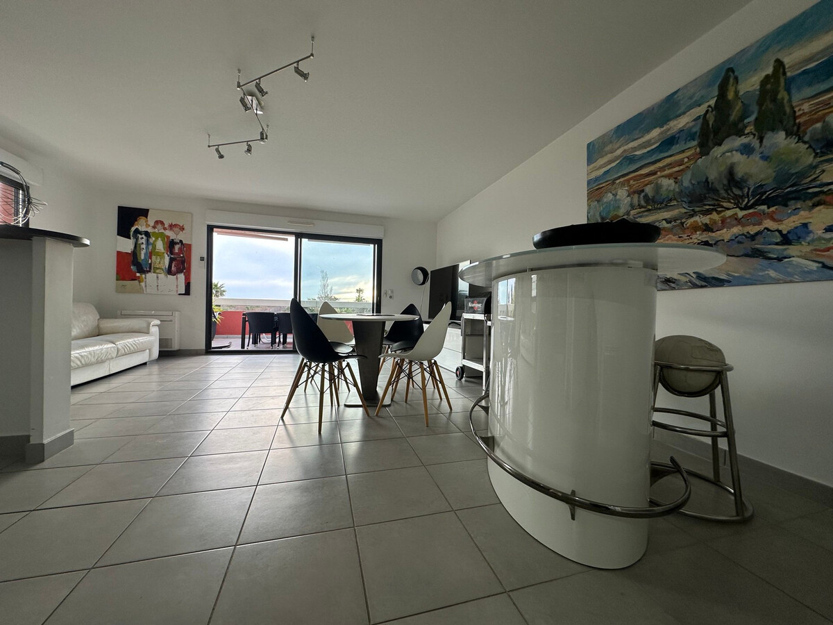 Appartement 4 pièces Sète : terrasse vue jardins, parking - Photo 5