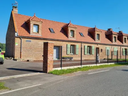 Location gite à Hasnon, Charmante maison mitoyenne avec jardin, proche forêt, animaux admis, parking & WiFi