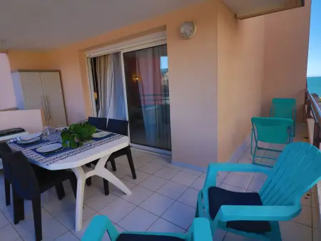 Location appartement à Sète, Joli T2 rénové avec terrasse et piscine, accès direct plage