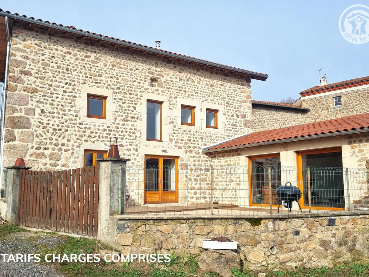 Ferme rénovée 180 m² avec salle modulable à Verrières-en-Forez - Photo 1
