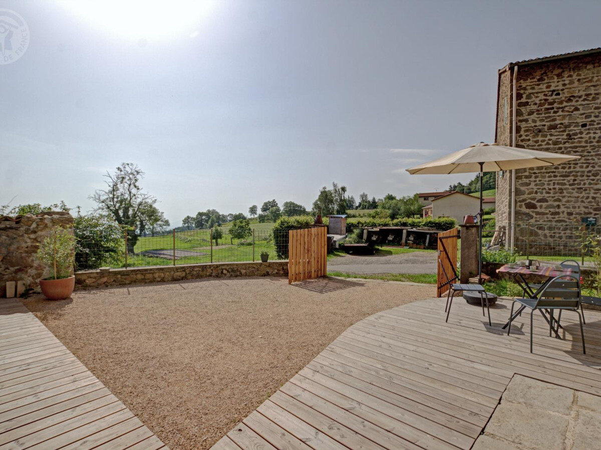Ferme rénovée 180 m² avec salle modulable à Verrières-en-Forez - Photo 3