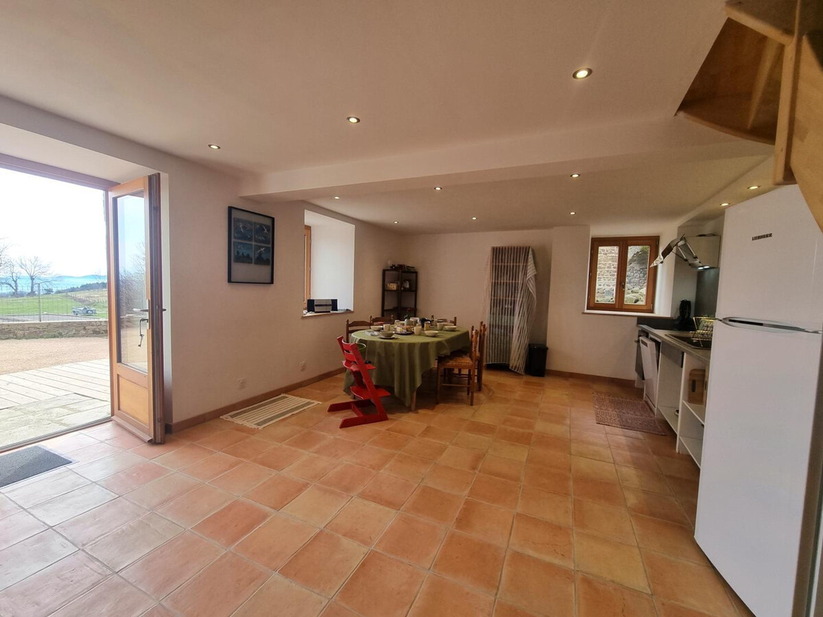 Ferme rénovée 180 m² avec salle modulable à Verrières-en-Forez - Photo 4