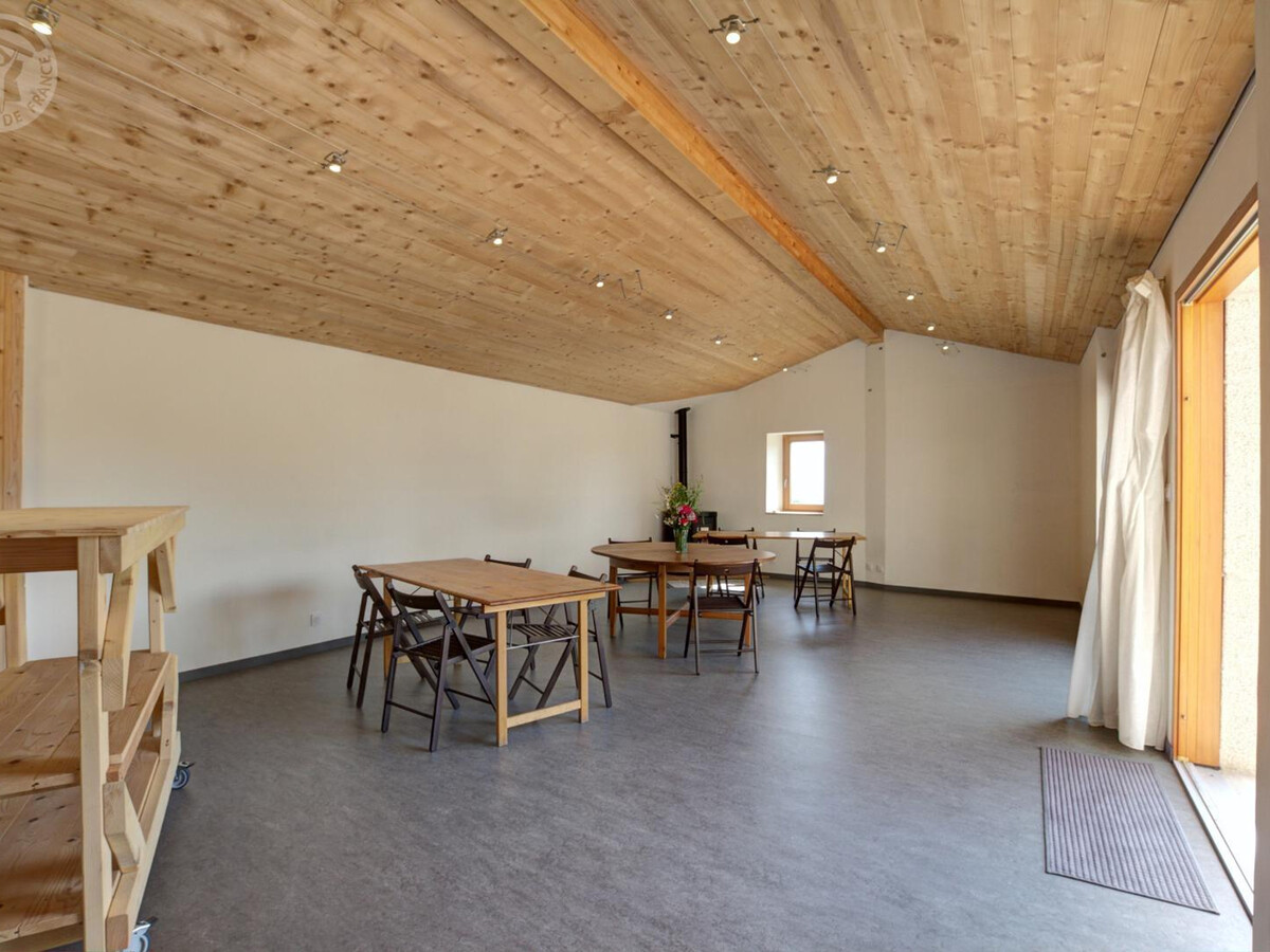 Ferme rénovée 180 m² avec salle modulable à Verrières-en-Forez - Photo 12