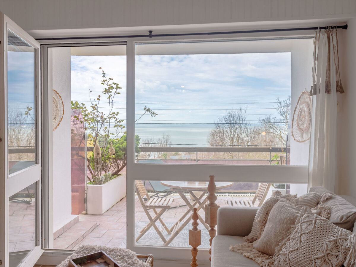 Les Flots Bleus – studio vue mer rénové à Trouville - Photo 2