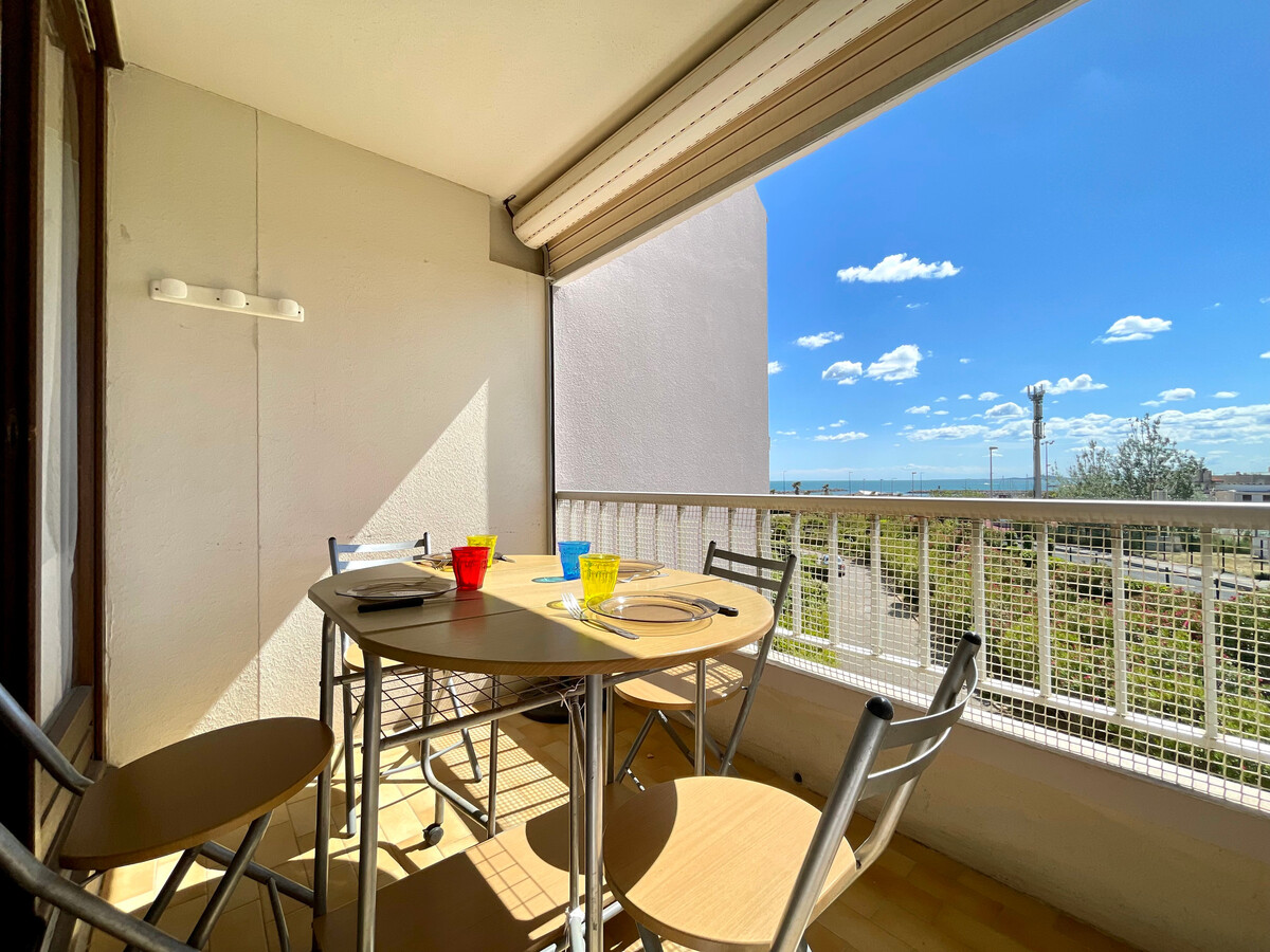 Studio cabine 22m² face à la plage avec parking – Sète - Photo 1