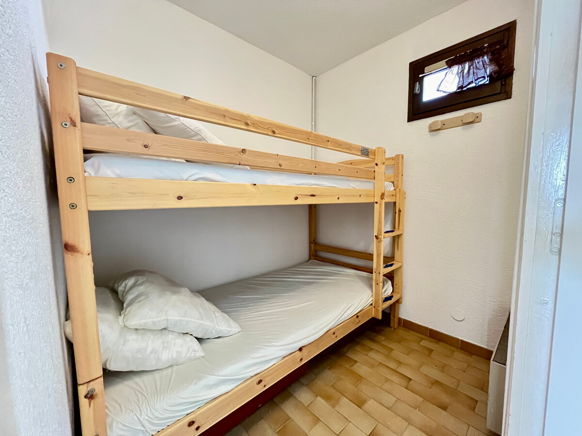 Studio cabine 22m² face à la plage avec parking – Sète - Photo 4