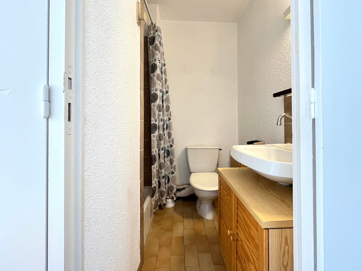 Studio cabine 22m² face à la plage avec parking – Sète - Photo 5