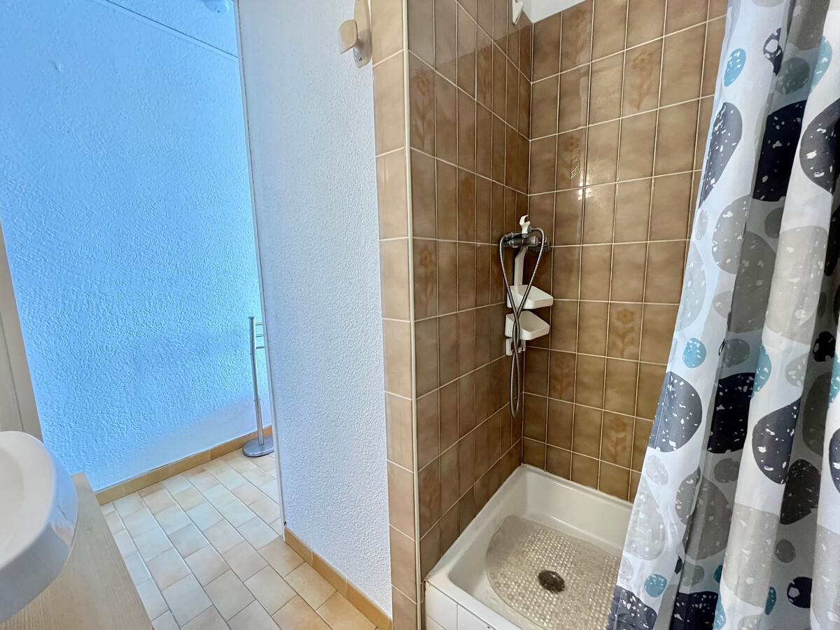 Studio cabine 22m² face à la plage avec parking – Sète - Photo 6