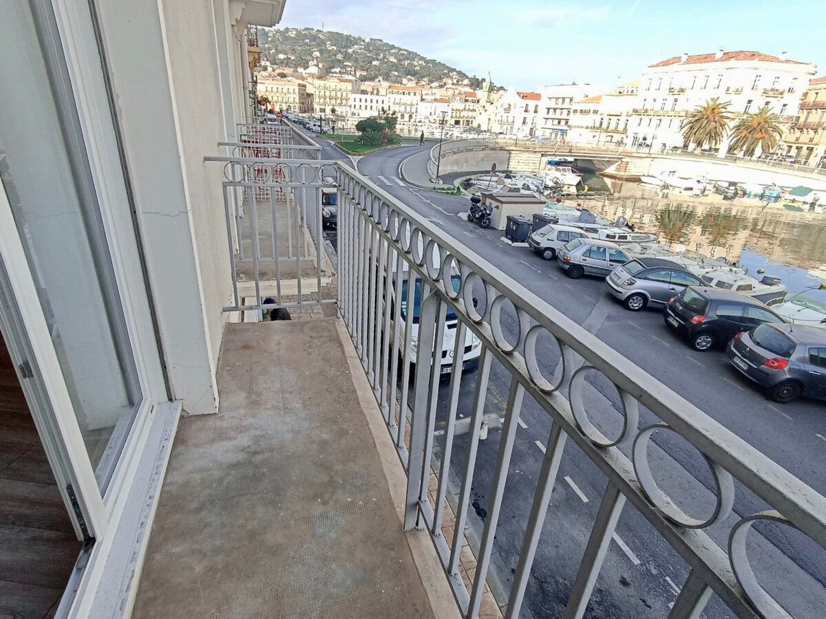 T2 40 m² à Sète avec vue canaux, parking et animaux - Photo 7