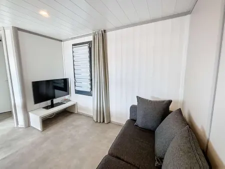 Chalet de Standing 6 Pers. à Jullouville - Piscine Chauffée, Plage à Proximité, Wi-Fi Inclus - Photo 8