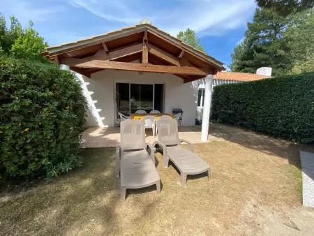Location maison à Saint Jean de Monts, Maison 2 chambres avec terrasse et parking près forêt, plage et pistes cyclables à Saint-Jean-de-Monts
