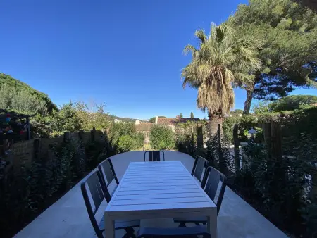 Mazet rénové avec piscine et tennis à Cavalaire-sur-Mer : photo 4