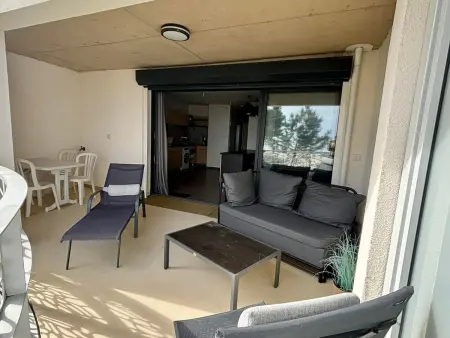 Appartement PMR 49m² face à la mer, balcon et piscine : photo 11